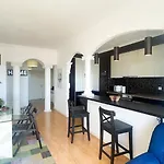Heart Of The 3 ! Апартаменты