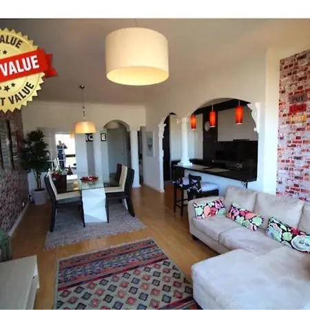 Heart Of The 3 ! Apartment